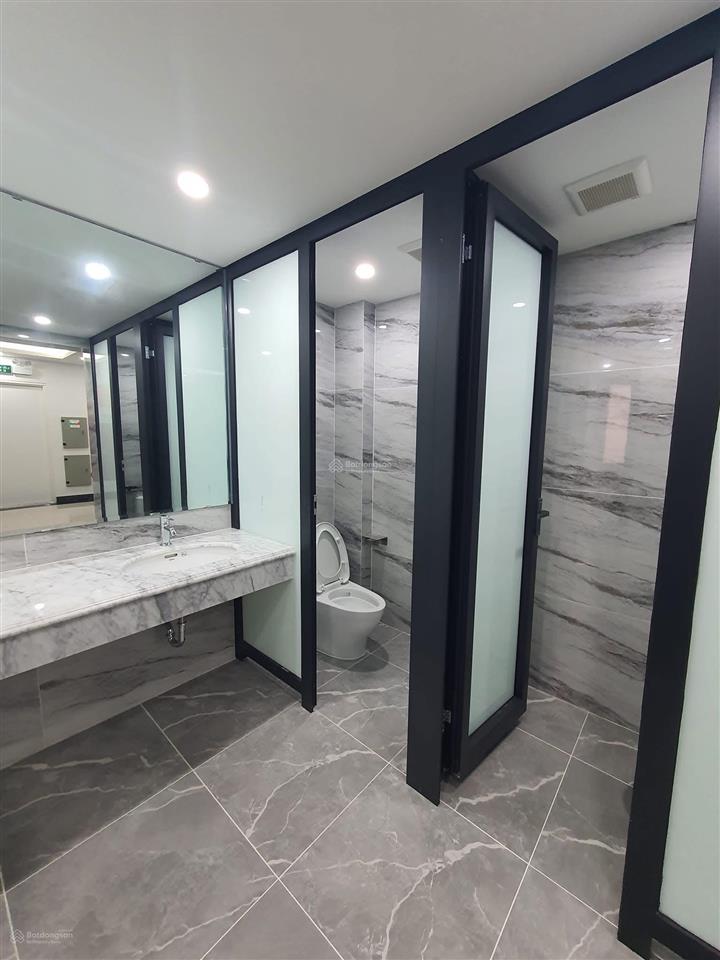 Chính chủ cho thuê tòa riêng mới xây phố lạc long quân dt 290m² x8t 1 hầm pccc nghiệm thu tp vip