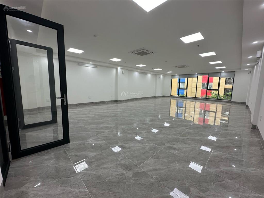 Cho thuê lô góc 3 mặt thoáng tại cự lộc thanh xuân 250m2 x6 tầng thông sàn thang máy giá 65tr