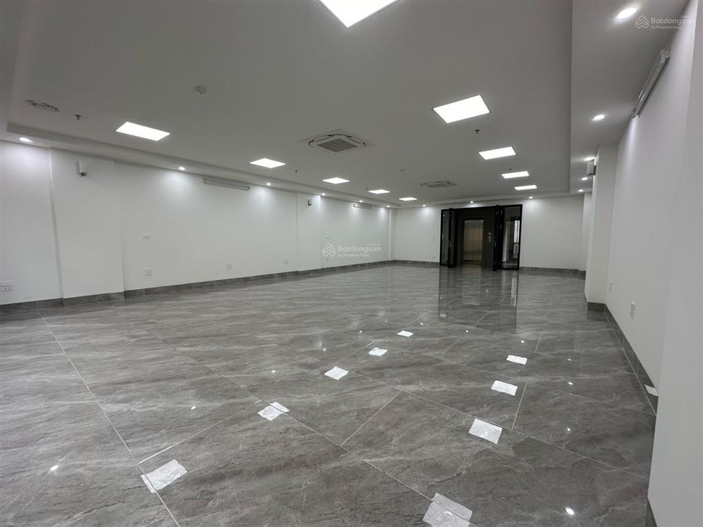 Cho thuê lô góc 3 mặt thoáng tại cự lộc thanh xuân 250m2 x6 tầng thông sàn thang máy giá 65tr