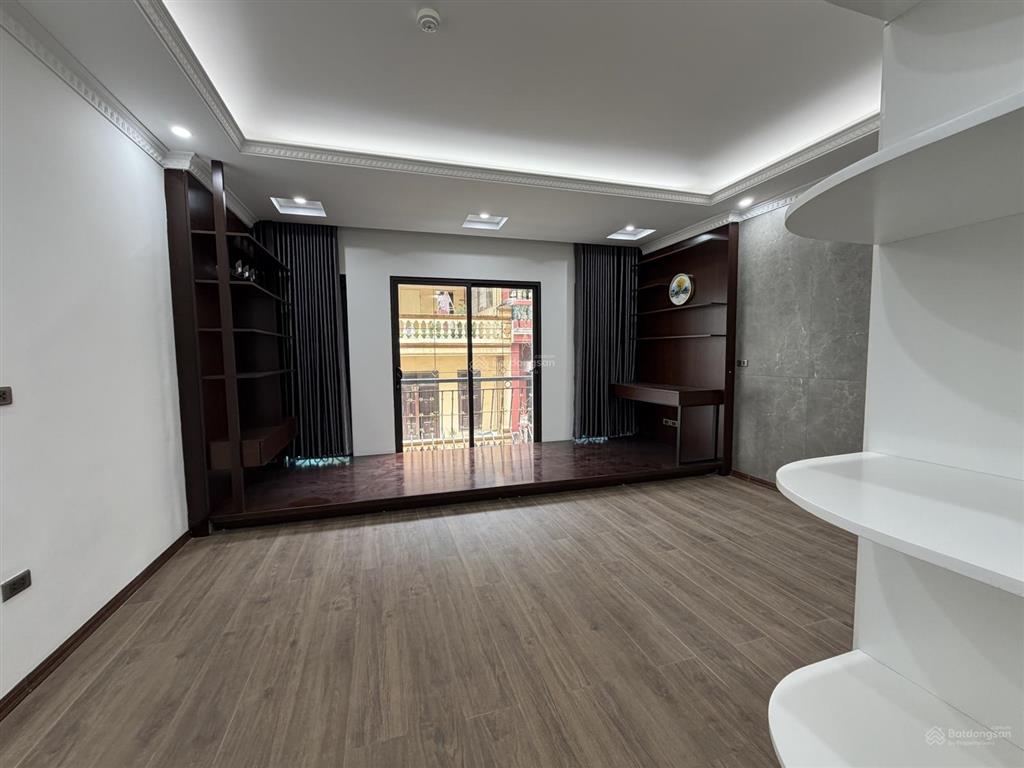 Cho thuê nhà phùng chí kiên  cầu giấy, 80mx5 tầng, thang máy, full nội thất cao cấp, oto đỗ, 29tr