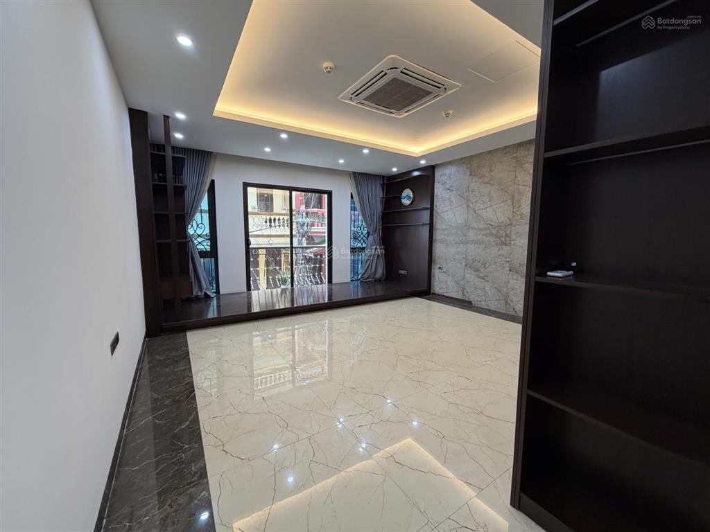 Cho thuê nhà phùng chí kiên  cầu giấy, 80mx5 tầng, thang máy, full nội thất cao cấp, oto đỗ, 29tr