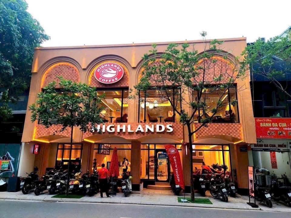 Chính chủ cần cho thuê nhà mặt phố lô góc ngã tư vũ phạm hàm  trung kính đôi dt90m2 x4t 1 hầm