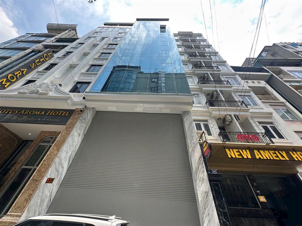 Chính chủ cho thuê nhà phố võ chí công dt55m2 x7t thang máy vù vù đường rộng kinh doanh giâ 25tr