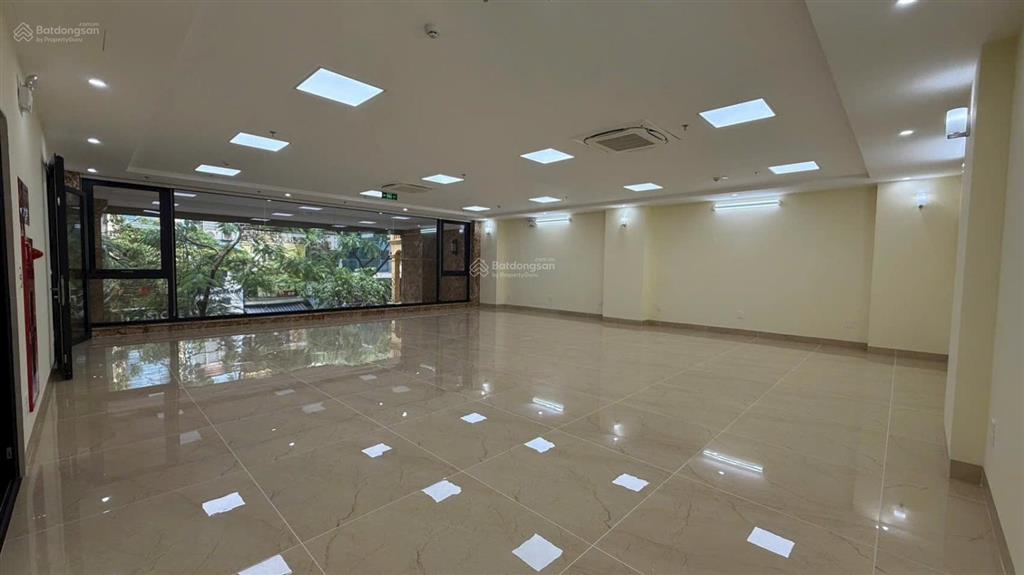 Chính chủ cho thuê nhà phố võ chí công dt55m2 x7t thang máy vù vù đường rộng kinh doanh giâ 25tr