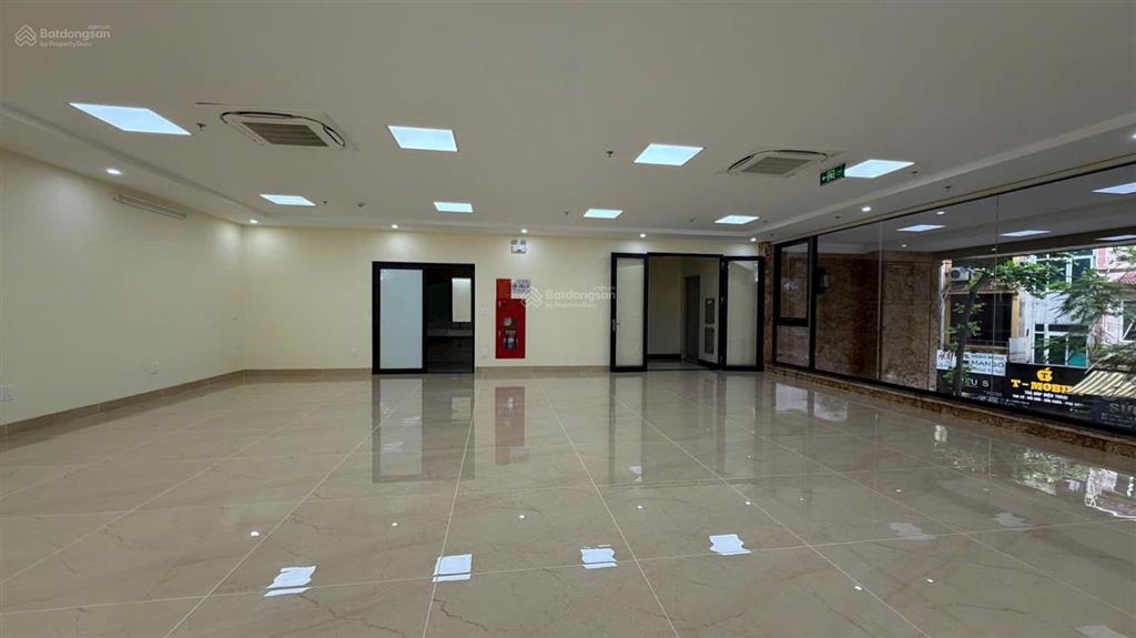 Chính chủ cho thuê nhà phố võ chí công dt55m2 x7t thang máy vù vù đường rộng kinh doanh giâ 25tr