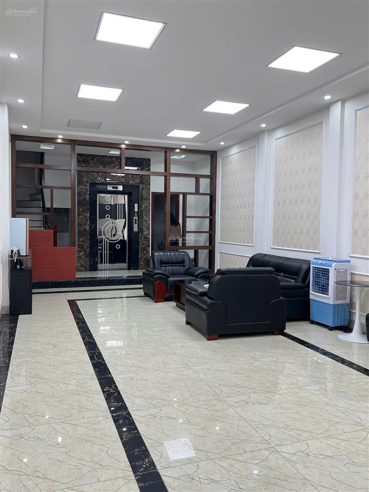 Chính chủ cho thuê nhà trong ngõ tại võ chí công dt 70m2x6t, mt 5m ngõ rộng 2 ô tô tải. giá 30tr/th