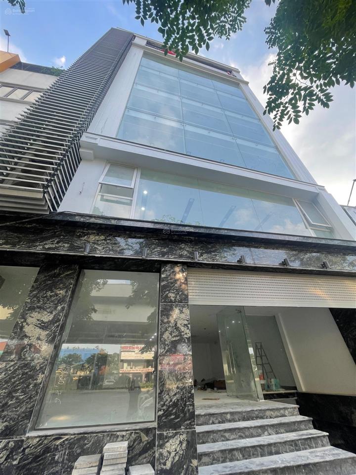 Cho thuê tòa nhà cực đẹp mới tinh mặt phố khuất duy tiến 135m2, 1 hầm, 8 nổi