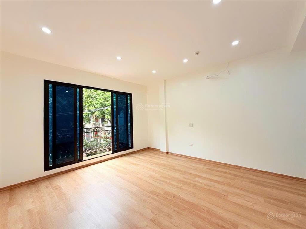Cần cho thuê gấp nhà mới xây phố mai dịch  cầu giấy dt80m² x7t giá 43tr thang máy vù vù điều hoà