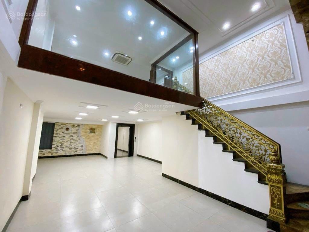 Cho thuê mới 100% nguyễn văn huyên  hoàng quốc việt, dt 65m2*7tầng, giá 32tr thang máy để 5 ôtô