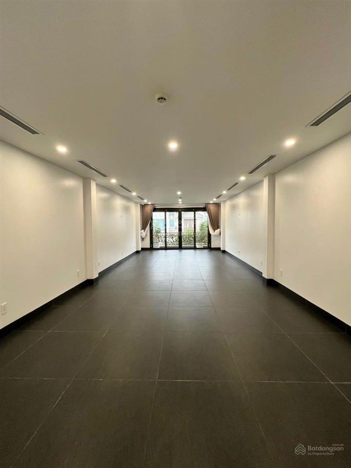 Nhà mới xây phố trần duy hưng  nguyễn khang thang máy dt 63m2 x 7t, 2 ôtô 7 chỗ tầng 1, giá 24tr