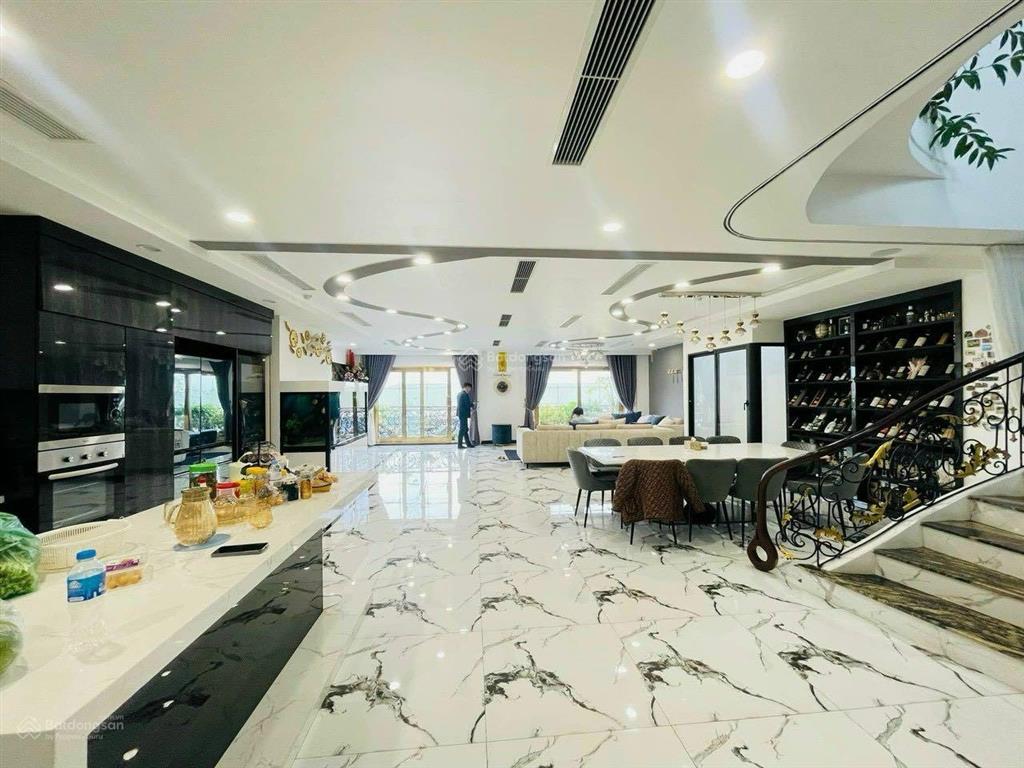 Nhà mới xây phố trần duy hưng  nguyễn khang thang máy dt 63m2 x 7t, 2 ôtô 7 chỗ tầng 1, giá 24tr