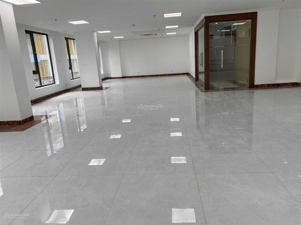 Cho thuê tòa nhà mặt phố khương đình. dt 160 m² * 8 tầng + 1 hầm. mt 10m. thông sàn, thang máy