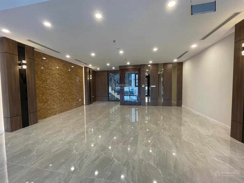 Cho thuê nhà nguyễn khánh toàn, cg 50m2, 7 tầng thông sàn, thang máy, ngõ ô tô giá chỉ 25tr