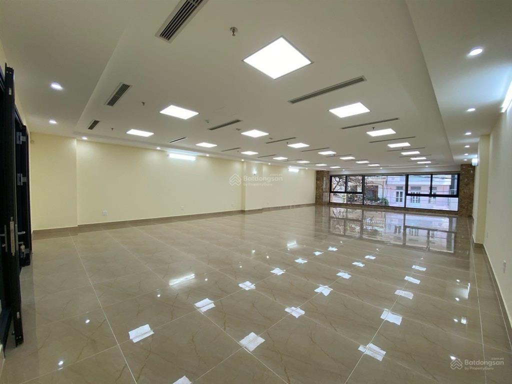 Cho thuê tòa nhà mp đại cồ việt  hai bà trưng, dt 260m2, 9 tầng nổi, 1 hầm, thang máy, thông sàn