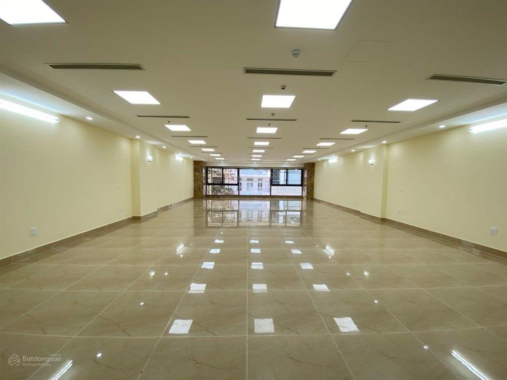 Cho thuê tòa nhà mp đại cồ việt  hai bà trưng, dt 260m2, 9 tầng nổi, 1 hầm, thang máy, thông sàn