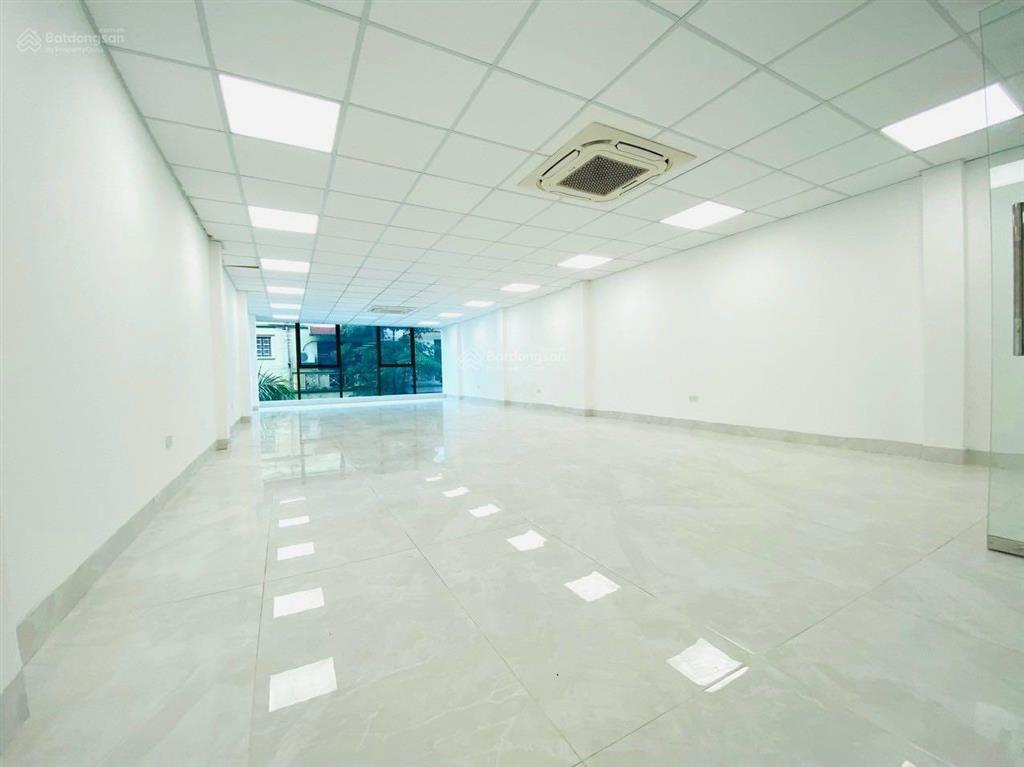 Chính chủ cần cho thuê nhà mới xây mặt phố thuỵ khuê ngã tư văn cao, dt 70m2x7t 1 hầm giá 49tr/th