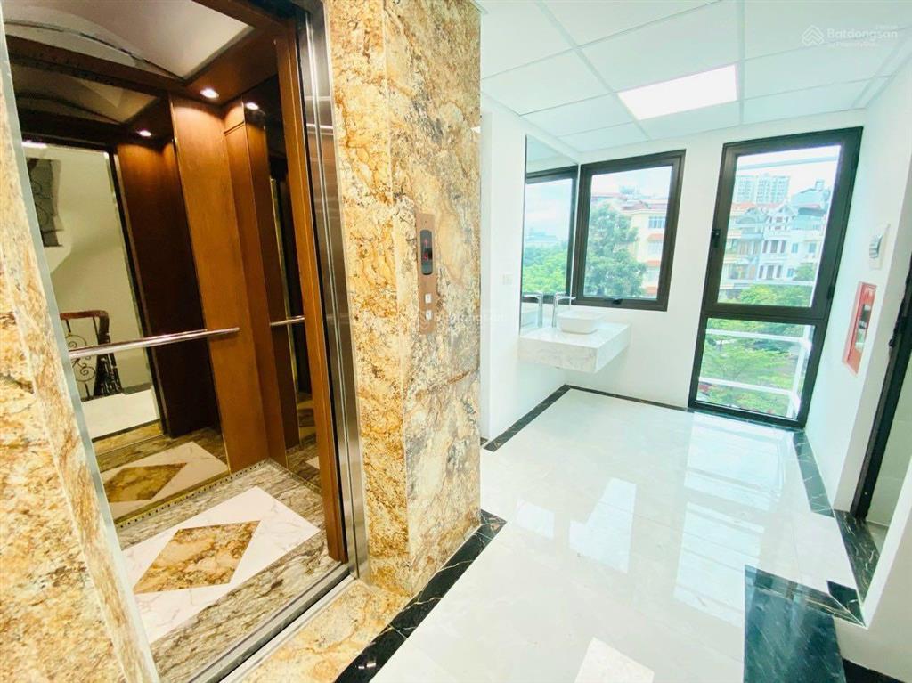 Chính chủ cần cho thuê nhà mới xây mặt phố thuỵ khuê ngã tư văn cao, dt 70m2x7t 1 hầm giá 49tr/th