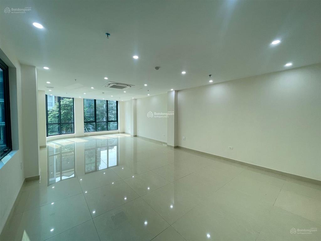 Cho thuê nhà tôn thất thuyết  nguyễn hoàng dt 80m2x7t để 2 ô tô trong nhà  thông sàn, thang máy