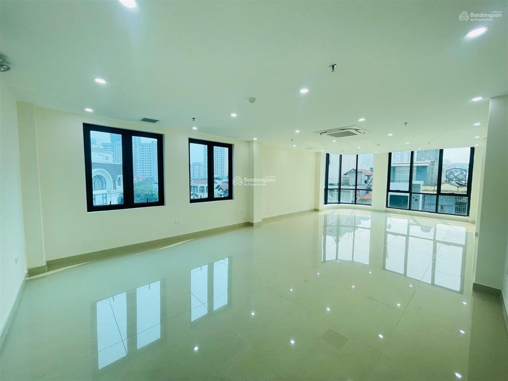Cho thuê nhà tôn thất thuyết  nguyễn hoàng dt 80m2x7t để 2 ô tô trong nhà  thông sàn, thang máy
