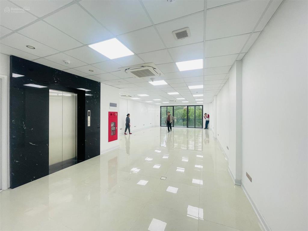 Cho thuê nhà ngõ nguyễn hoàng  mỹ đình. 80m² x 7t, mt 7m, thang máy, thông sàn, nội thất cao cấp