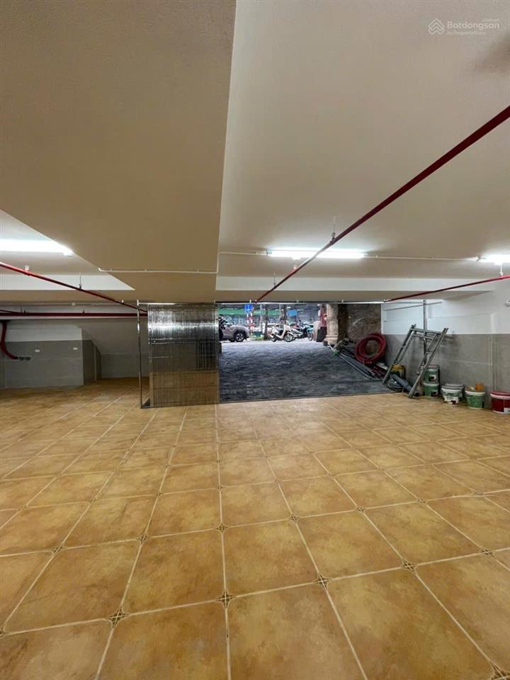 Cho thuê mặt phố nguyễn trãi ngã tư sở  dt 280m2 x7t 1 hầm  giá thuê 180 tr/th  pccc đầy đủ