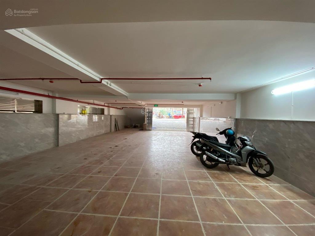 Cho thuê nhà mới vũ phạm hàm  trung hòa 105m2x8t, 1 hầm, mt 8m. thông sàn, thang máy, 55tr