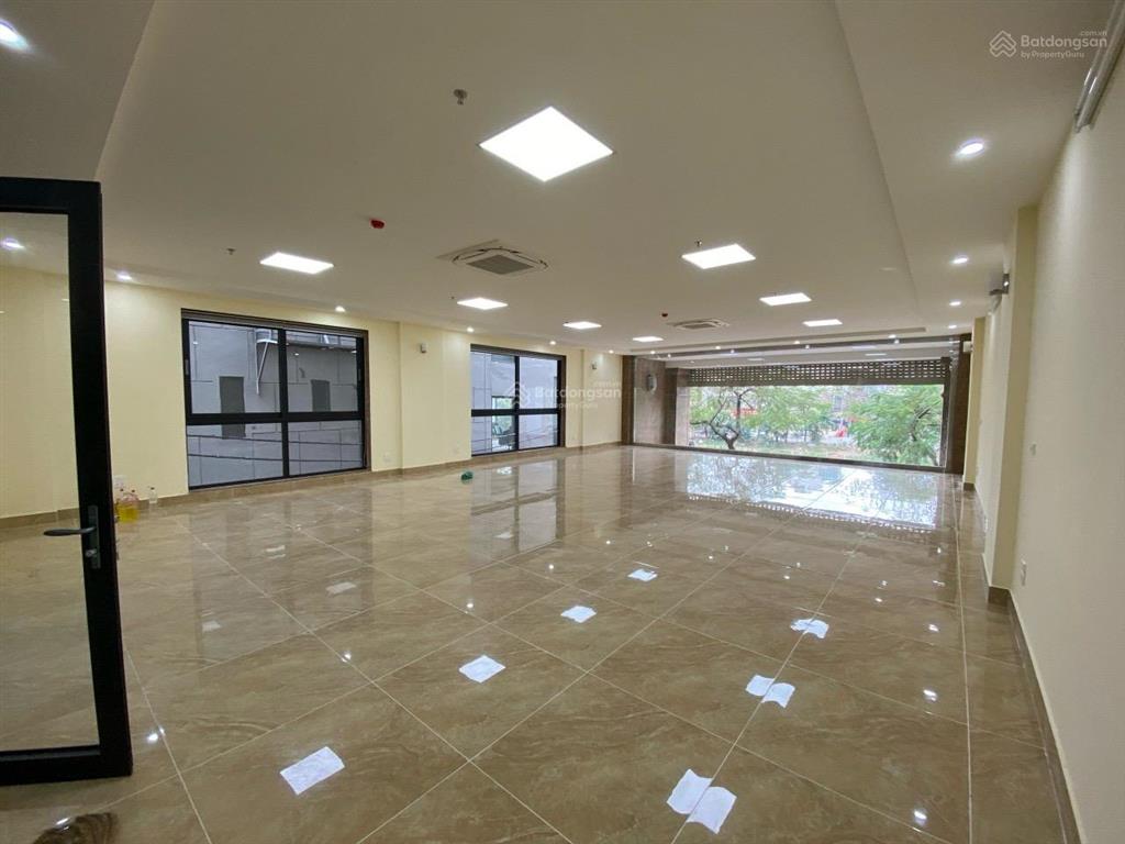 Cho thuê nhà mới vũ phạm hàm  trung hòa 105m2x8t, 1 hầm, mt 8m. thông sàn, thang máy, 55tr
