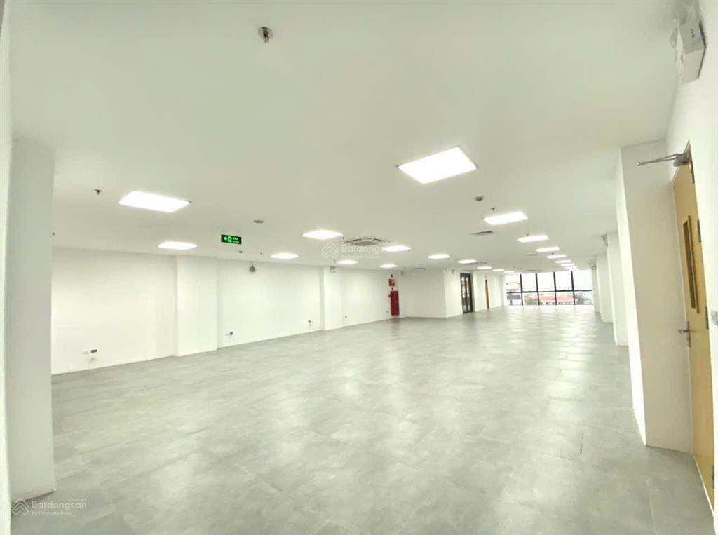Cho thuê văn phòng office tower mặt phố tây sơn  đống đa 3 mặt 280m2/sàn, 2 thang máy, đủ pccc