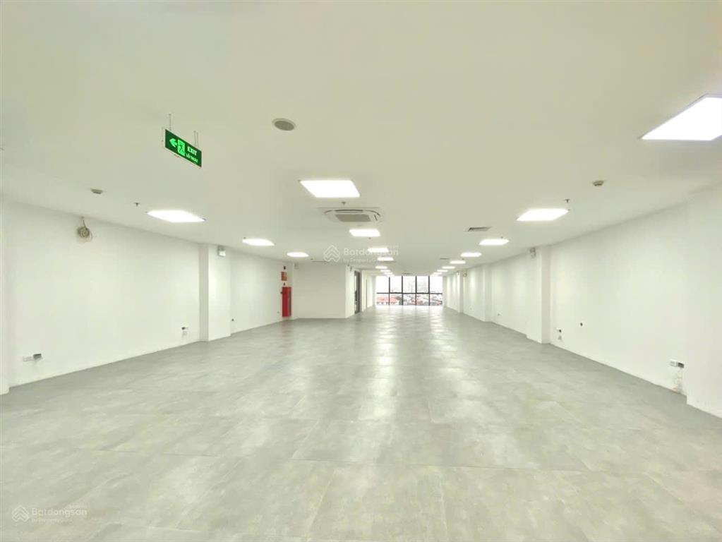 Cho thuê văn phòng office tower mặt phố tây sơn  đống đa 3 mặt 280m2/sàn, 2 thang máy, đủ pccc