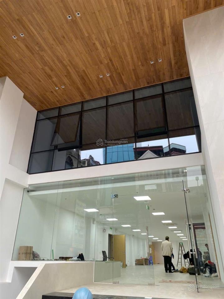 Cho thuê văn phòng office tower mặt phố tây sơn  đống đa 3 mặt 280m2/sàn, 2 thang máy, đủ pccc