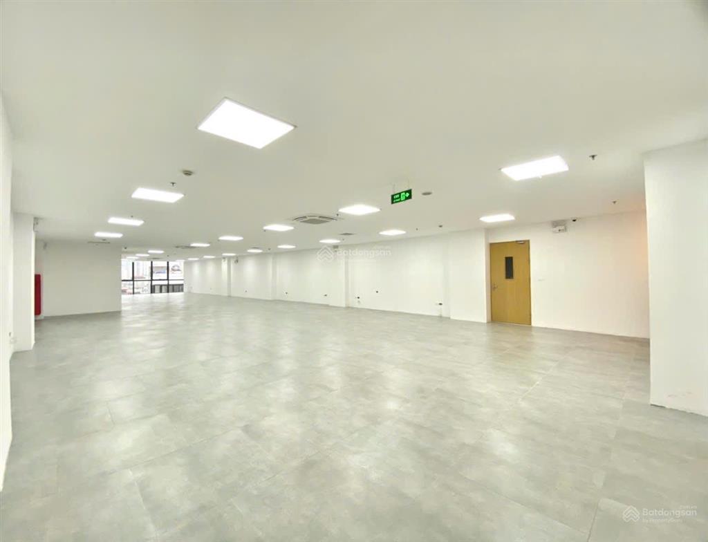 Cho thuê văn phòng office tower mặt phố tây sơn  đống đa 3 mặt 280m2/sàn, 2 thang máy, đủ pccc