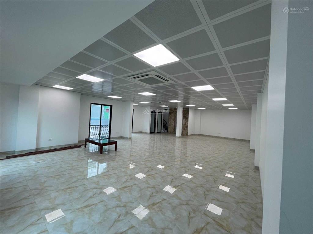 Chính chủ cho thuê nhà phố vương thừa vũ vừa xây xong dt 105m2x7t mt 6m thông sàn tm, giá 50tr