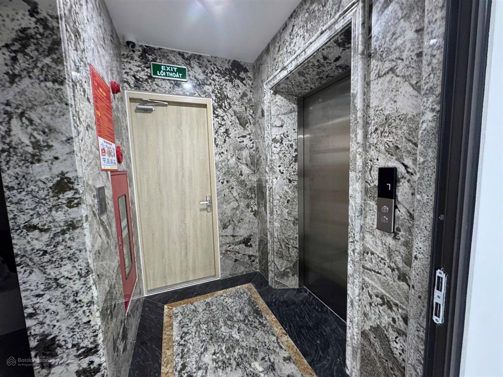Cho thuê nhà vũ phạm hàm  trung kính, 60m2, 8 tầng, thông sàn, thang máy, pccc, 39tr/th