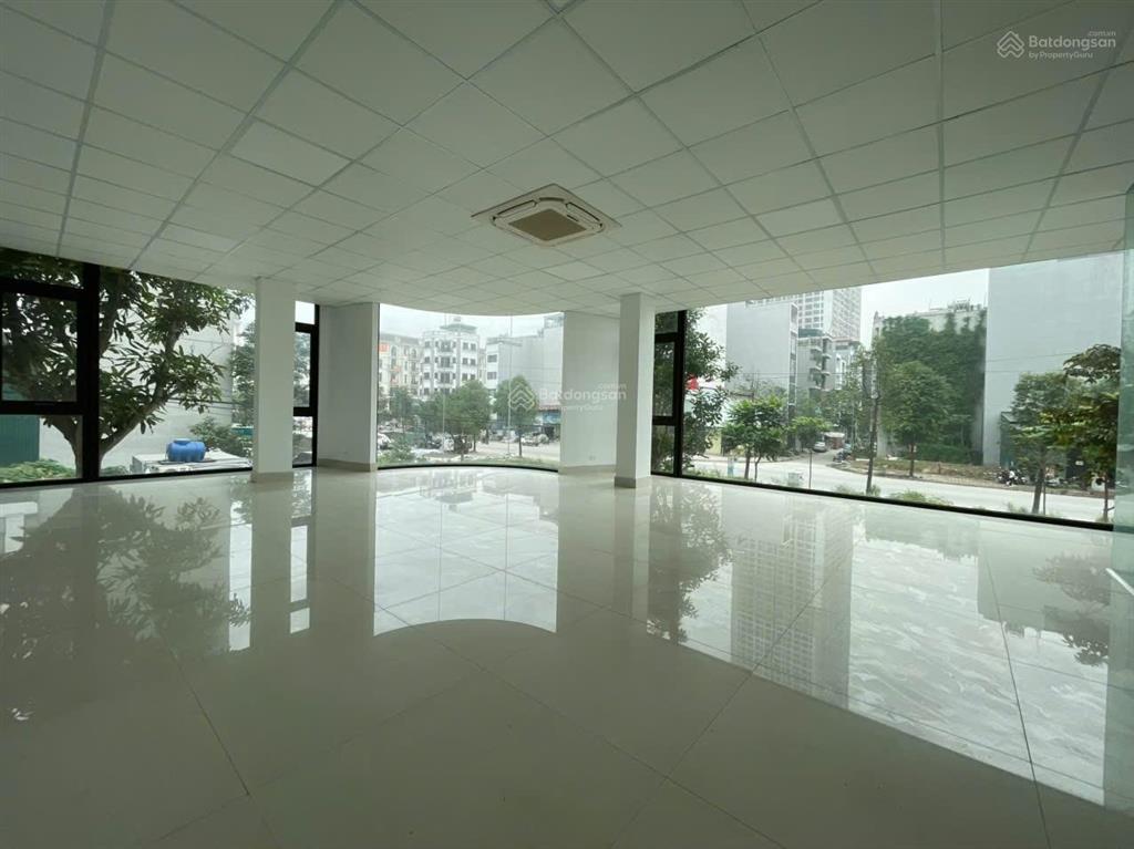 Cho thuê nhà mp kd phố mạc thái tông  vị trí siêu đẹp. diện tích 110m2 x 4t + 1 hầm  mặt tiền 7m