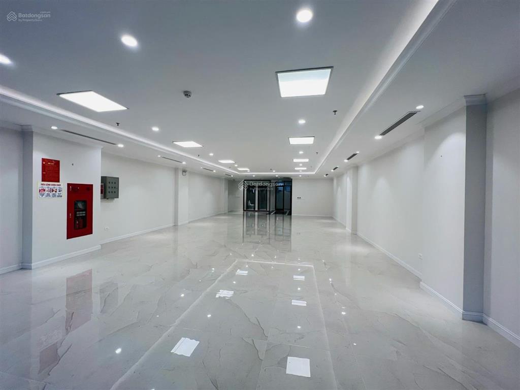 Chính chủ cần cho thuê nhà trường chinh  vương thừa vũ dt 110m2 xây 6t 1 thang máy cuối