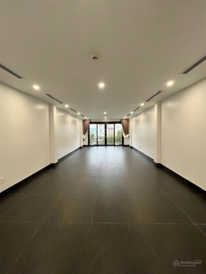 Cho thuê nhà phố trung kính lớn, cầu giấy. dt 80m2, 6 tầng, mt 6m. nhà đẹp thông sàn full đồ 50tr