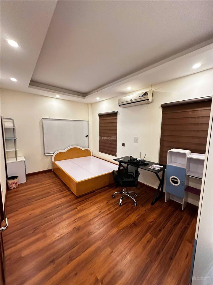 Chính chủ cần cho thuê nhà căn góc đỗ quang  trần duy hưng  vị trí đẹp, hiếm nhà cho thuê