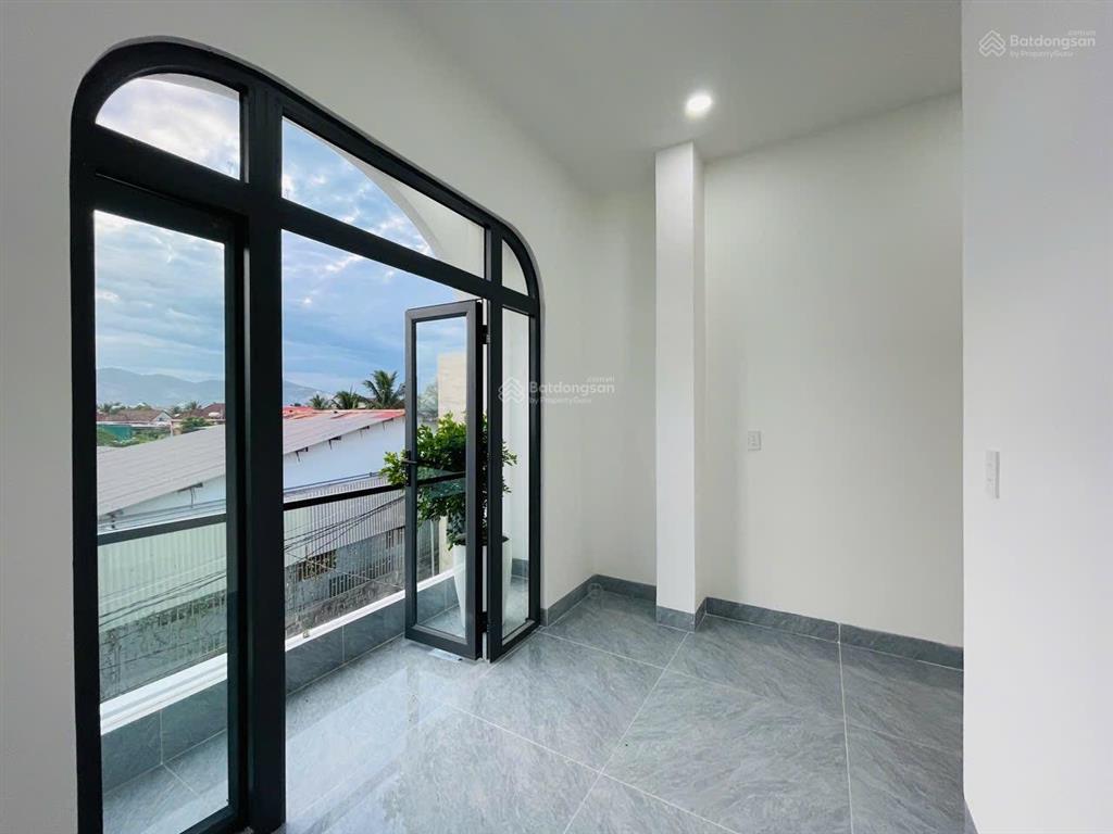 Nhà ba làng vĩnh hòa cũ cách biển chỉ 50m nhà mới ở ngay cho thuê có dòng tiền tốt