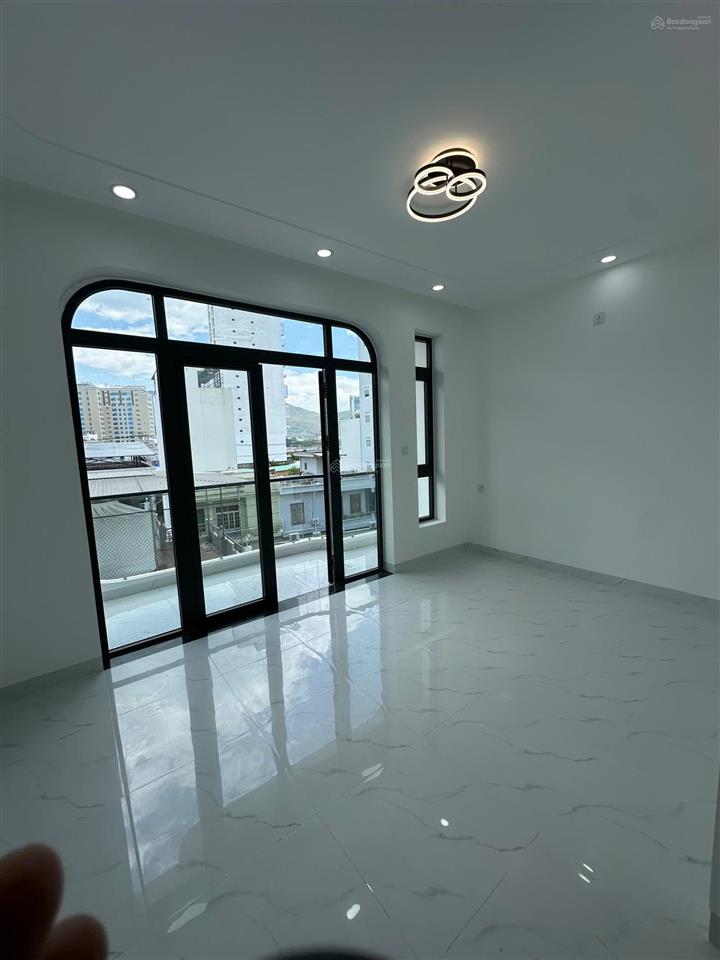 Nhà ba làng vĩnh hòa cũ cách biển chỉ 50m nhà mới ở ngay cho thuê có dòng tiền tốt