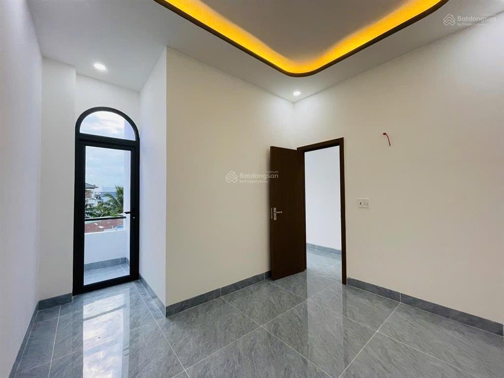 Nhà ba làng vĩnh hòa cũ cách biển chỉ 50m nhà mới ở ngay cho thuê có dòng tiền tốt