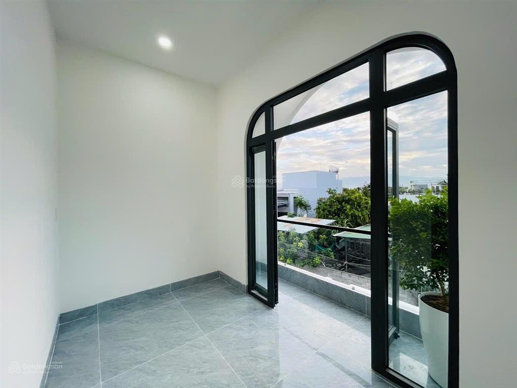 Nhà ba làng vĩnh hòa cũ cách biển chỉ 50m nhà mới ở ngay cho thuê có dòng tiền tốt