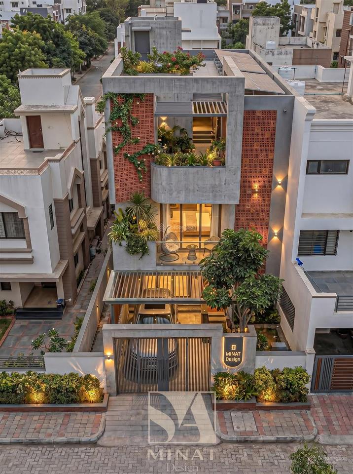 Bán homestay 4 tầng, dòng tiền 50tr/tháng, gần biển mỹ khê, giá bán 12,3 tỷ