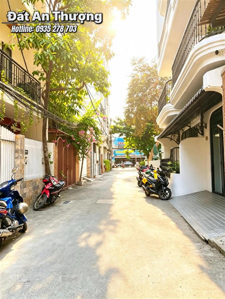 Bán homestay 4 tầng, dòng tiền 50tr/tháng, gần biển mỹ khê, giá bán 12,3 tỷ