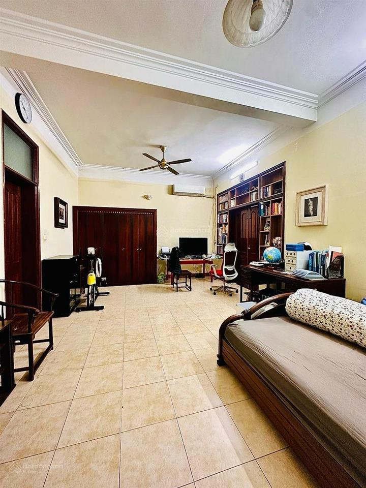 Bán nhà 150m2 x 3 tầng tại cầu giấy  mt 11m có thể chia 2 lô  20m ra đường ô tô  giá đầu tư