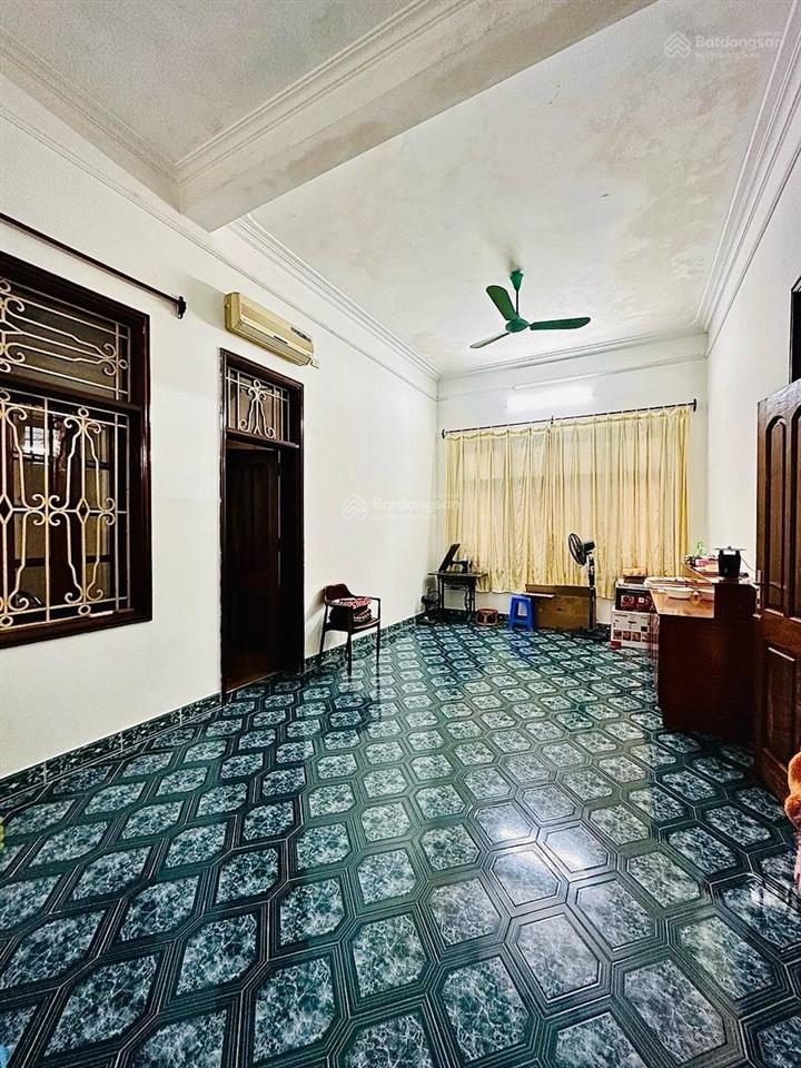 Bán nhà 150m2 x 3 tầng tại cầu giấy  mt 11m có thể chia 2 lô  20m ra đường ô tô  giá đầu tư