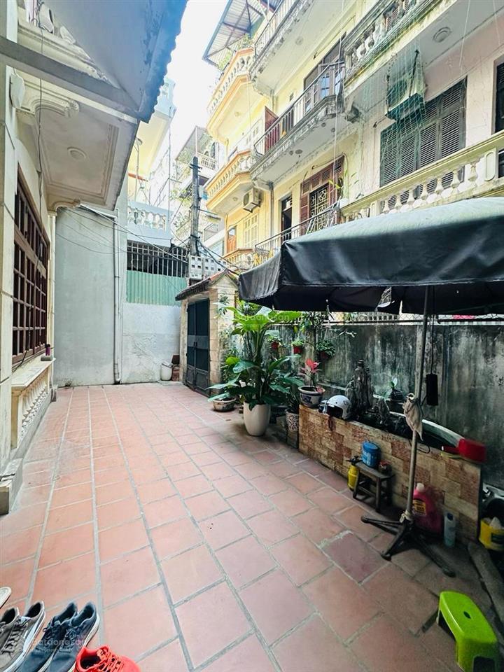 Bán nhà 150m2 x 3 tầng tại cầu giấy  mt 11m có thể chia 2 lô  20m ra đường ô tô  giá đầu tư