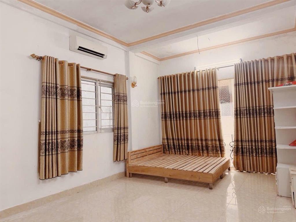 Bán nhà phố la thành  45m2 4 tầng  lô góc 2 thoáng  cách phố 3 bước chân  đại hạ giá 10.9 tỷ