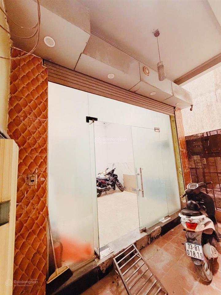 Bán nhà phố la thành  45m2 4 tầng  lô góc 2 thoáng  cách phố 3 bước chân  đại hạ giá 10.9 tỷ