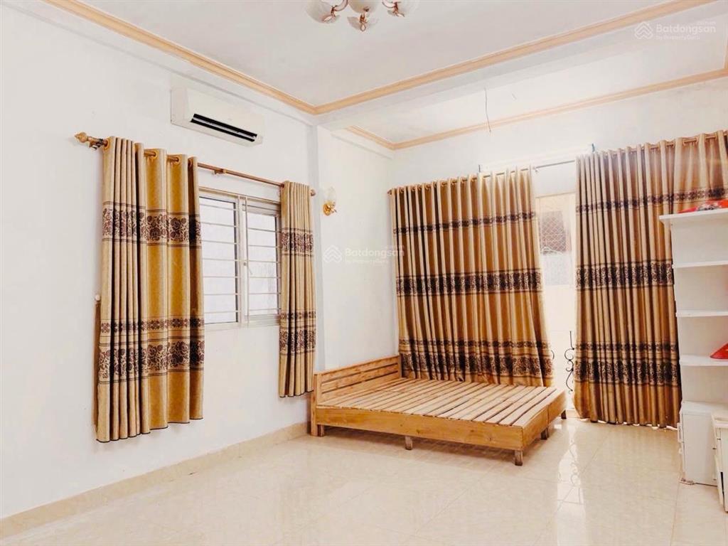 Bán nhà phố la thành  45m2 4 tầng  lô góc 2 thoáng  cách phố 3 bước chân  đại hạ giá 10.9 tỷ