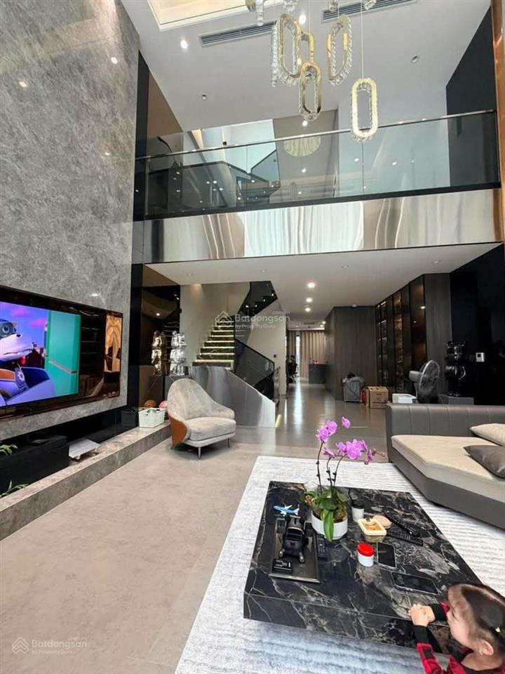Nguyễn công hoan, ba đình  bán nhà 98m2 x 5 tầng, mặt tiền 5.4m  thang máy  gara 3 ô tô